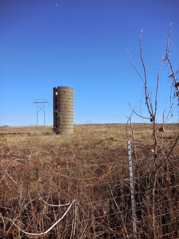 PHOTO PROMPT -© Marie Gail Stratford