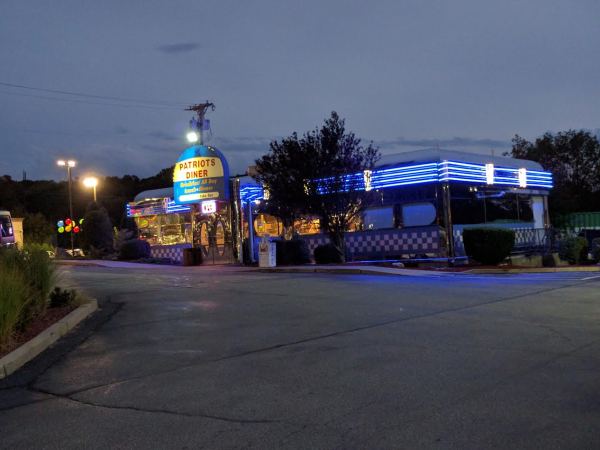 PHOTO PROMPT © Roger Bultot